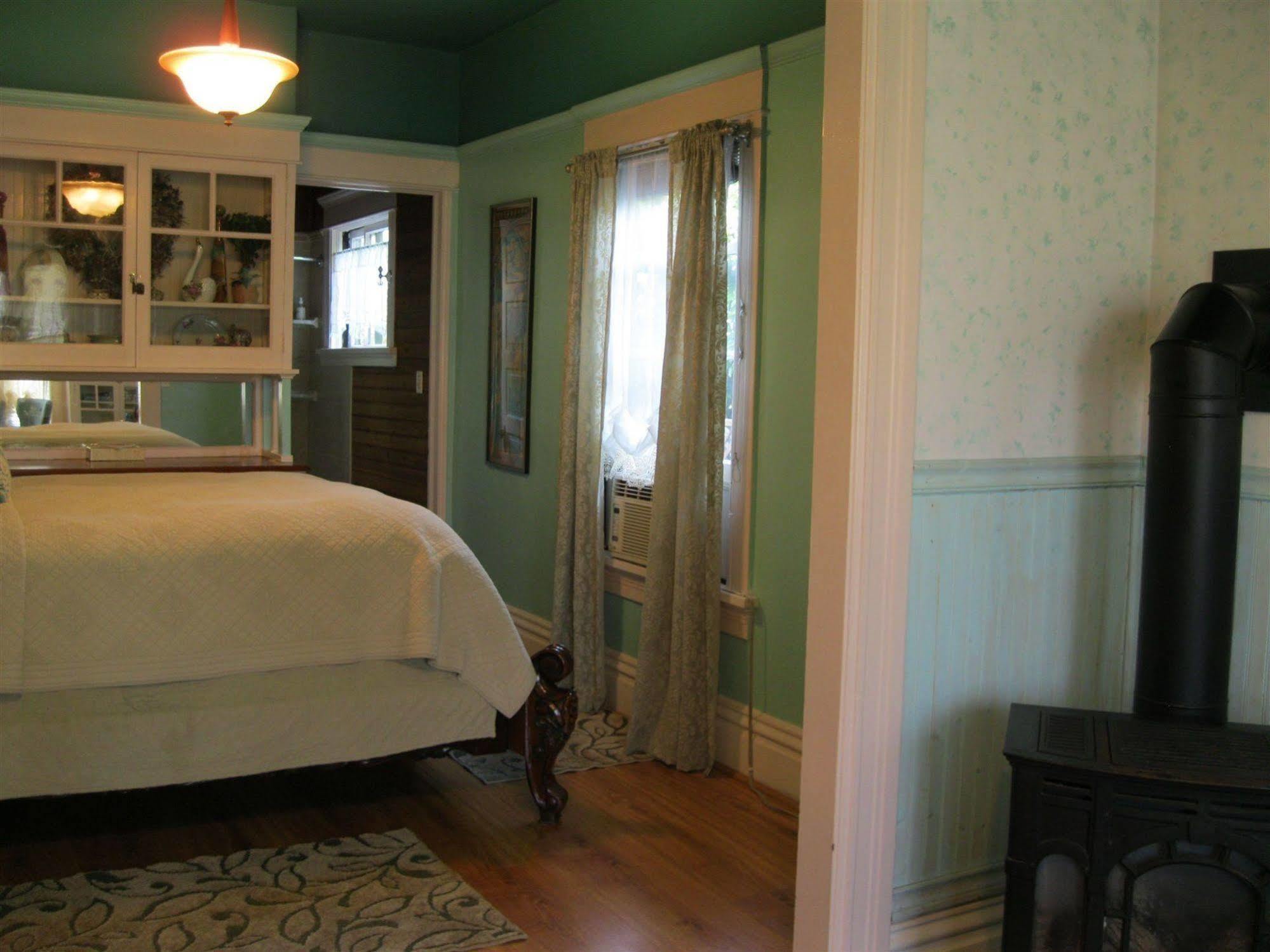 A White Jasmine Inn サンタバーバラ エクステリア 写真