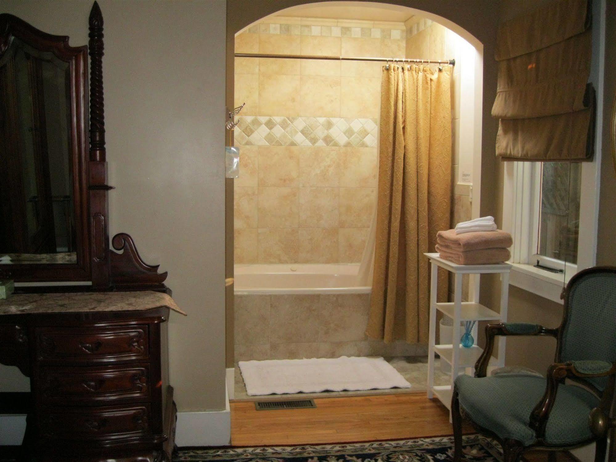 A White Jasmine Inn サンタバーバラ エクステリア 写真